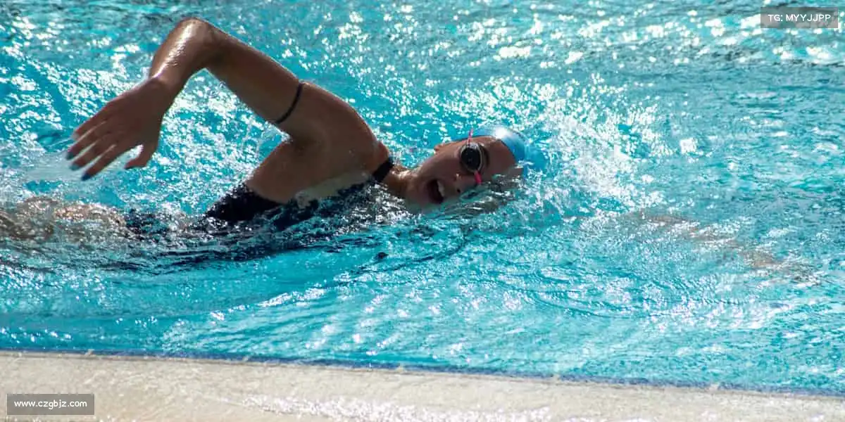 <strong>必一运动</strong>🏊‍♀️在泳池、在球场、在跑道…… 无论哪里，都是你的闪耀舞台！